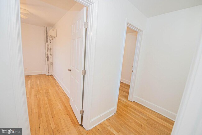 Building Photo - 308 N Division St