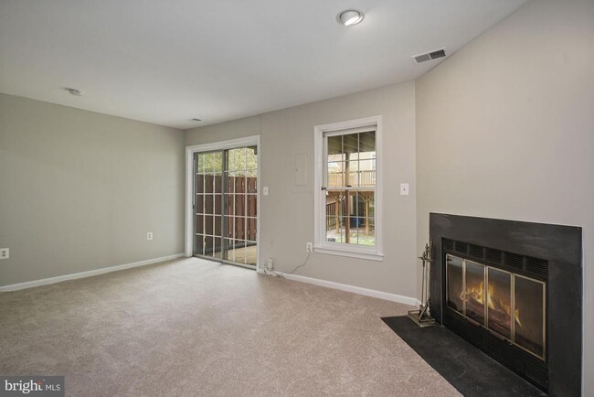 Building Photo - 10500 Grove Ridge Pl