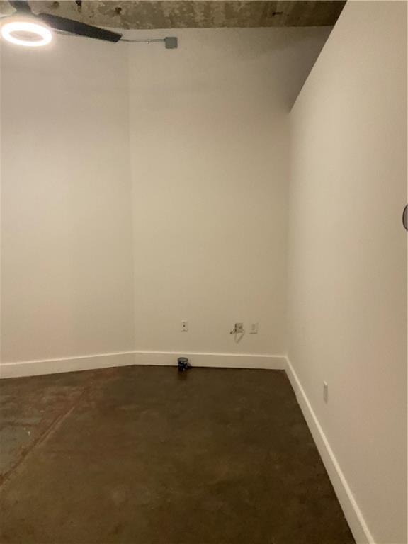 Building Photo - 881 Memorial Dr SE