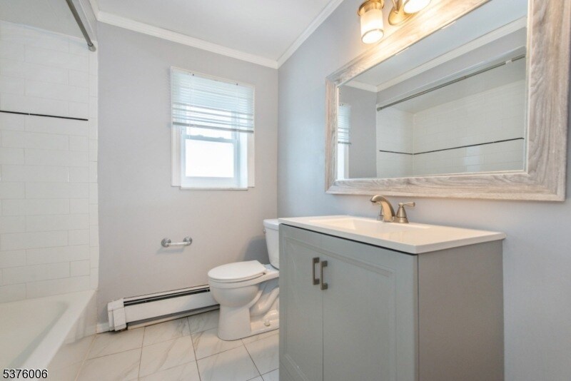 Bath - Vanity - 197 N Beverwyck Rd