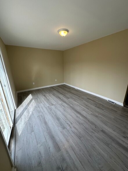 Building Photo - 74 Matthews Rd