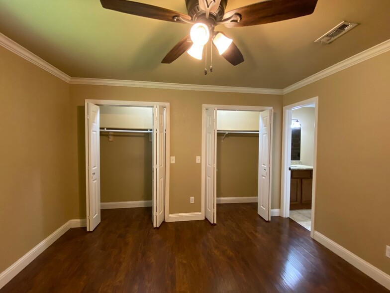 Building Photo - 1660 N Dawn Dr