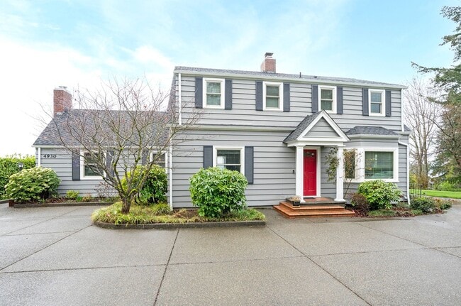 Primary Photo - Stunning Home with Breathtaking Views in T...