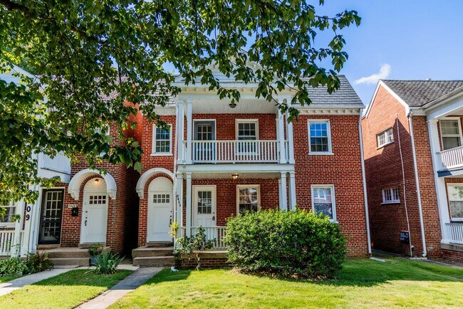 Building Photo - 3411 Stuart Ave