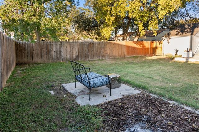 Building Photo - 3800 Desert Ridge Dr