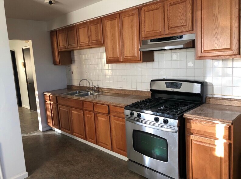 Building Photo - 3139 S Parnell Ave