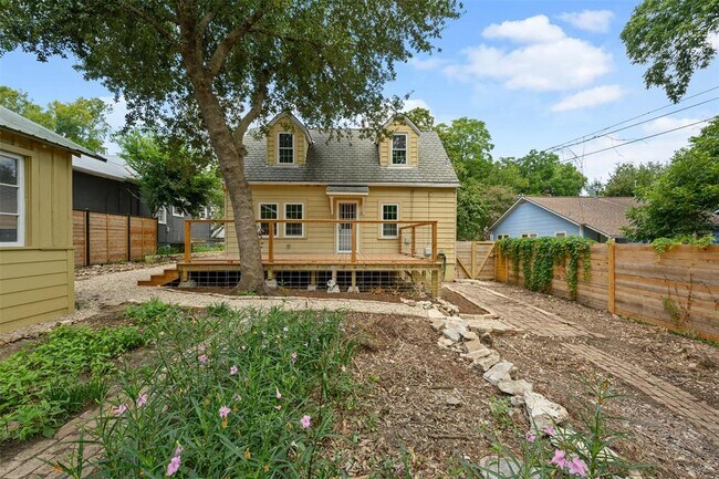 Building Photo - 2111 Kenwood Ave