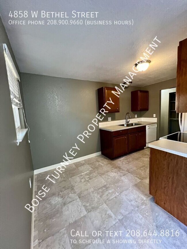 Building Photo - 4858 W Bethel St