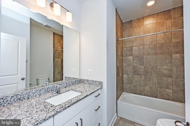 Building Photo - 4388 Fair Lakes Ct