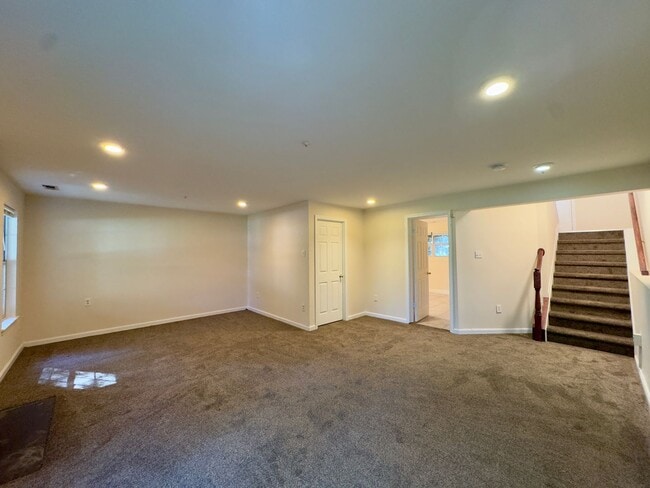Building Photo - Charming 3 Bedroom/2.5 Bathroom Townhome in Randallstown, MD!