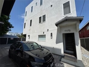 Building Photo - 1737 Magnolia Ave