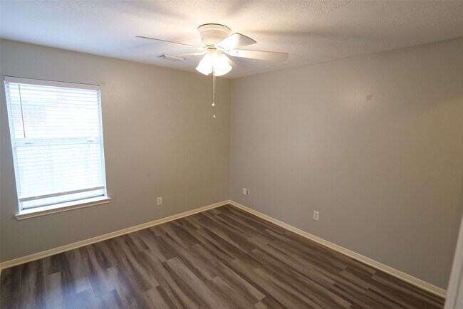 Building Photo - 17427 Hamilwood Dr