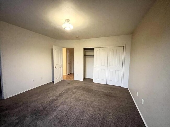Building Photo - 377 Sego Lily Dr