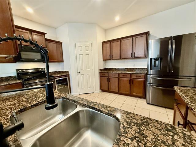 Building Photo - 205 Oriole Dr