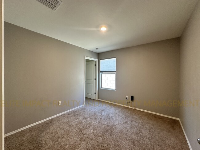 Building Photo - 5992 S Antrim Loop