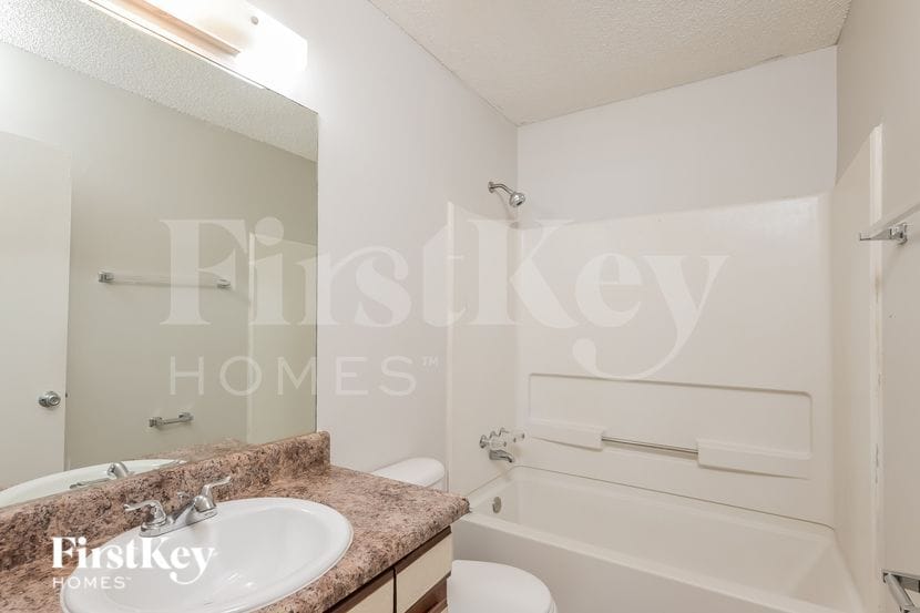 Building Photo - 6249 Creekford Ln