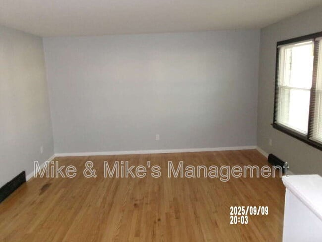 Building Photo - 6400 N 73rd St
