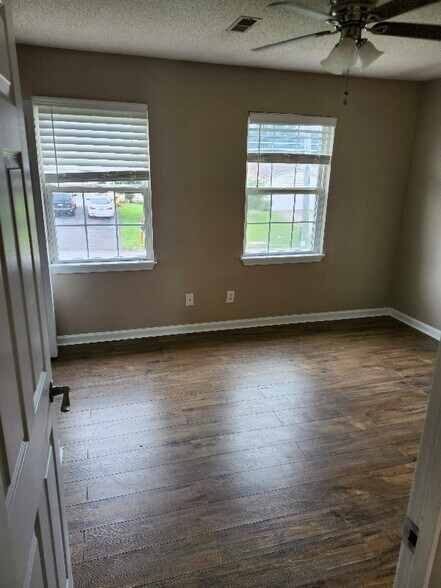 Building Photo - 219 Hunter Hills Cir