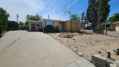Building Photo - 4bed 2 bath