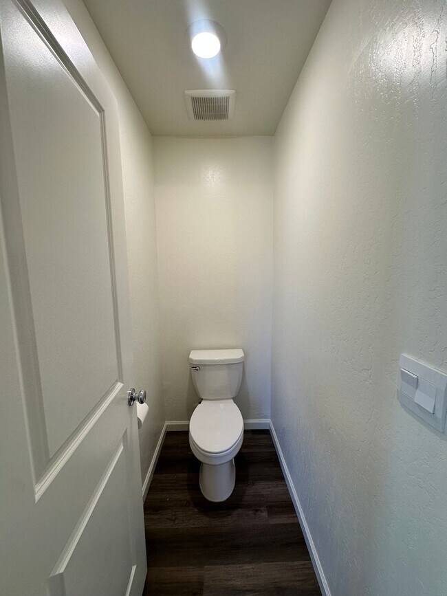 Building Photo - Spacious Tulare home coming soon!