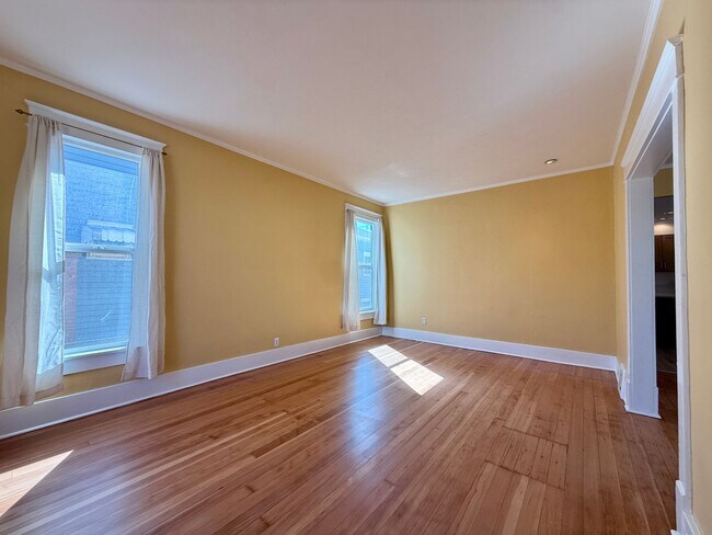 Building Photo - 909 Ouray Ave