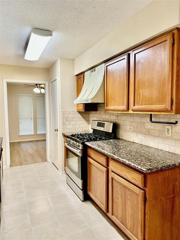 Building Photo - 3022 Sam Houston Dr