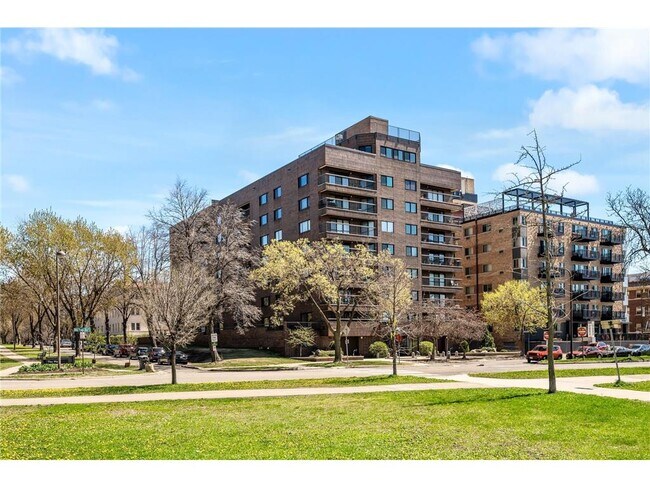Building Photo - 2885 Knox Ave S