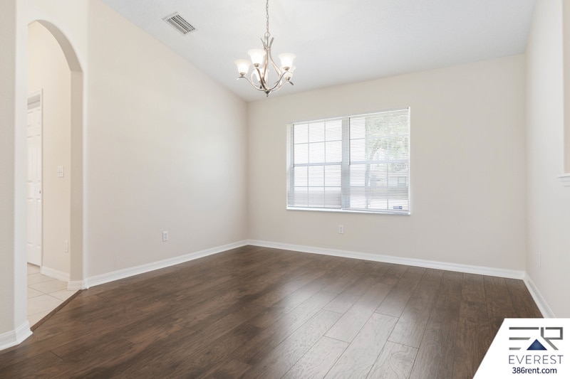 Building Photo - 26 Round Table Ln