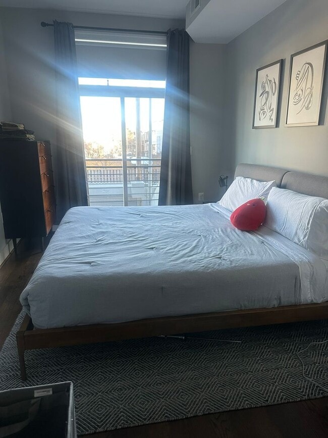 Building Photo - Modern Features Columbia Heights Neighborhood 2 Bedroom 2 Bath Condo with Balcony Pet Friendly