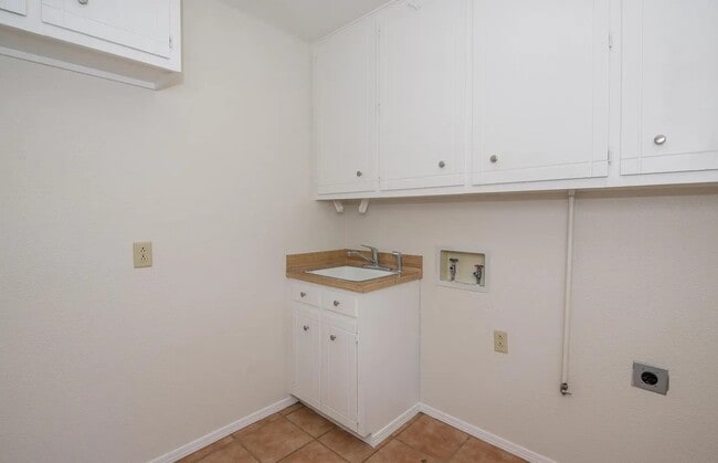 Building Photo - 4800 Gretna Green Ln