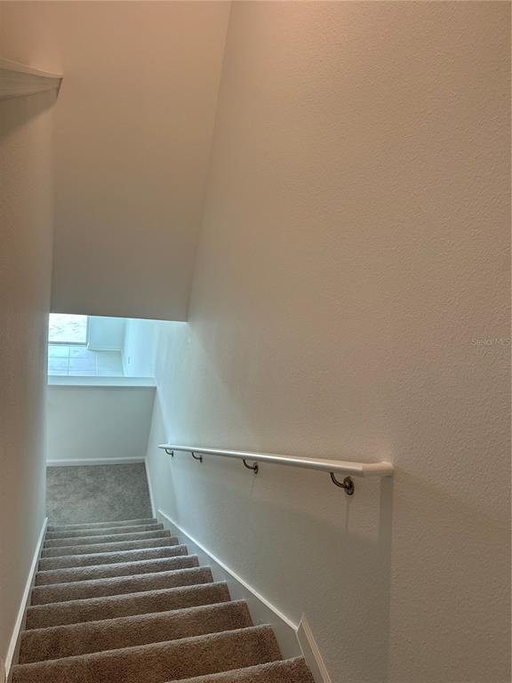 Building Photo - 512 Hart Ln