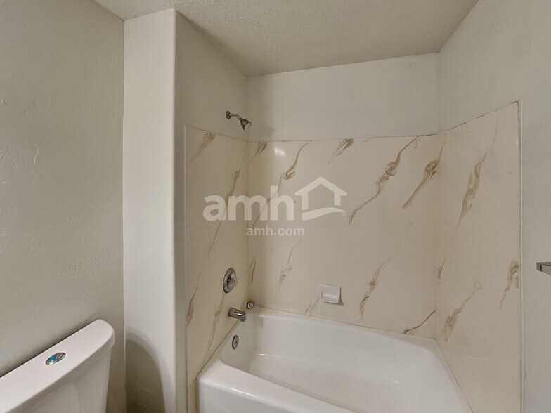 Building Photo - 5956 S Stone Flower Way