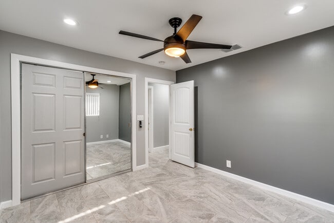 Building Photo - 406 Sea Willow Dr