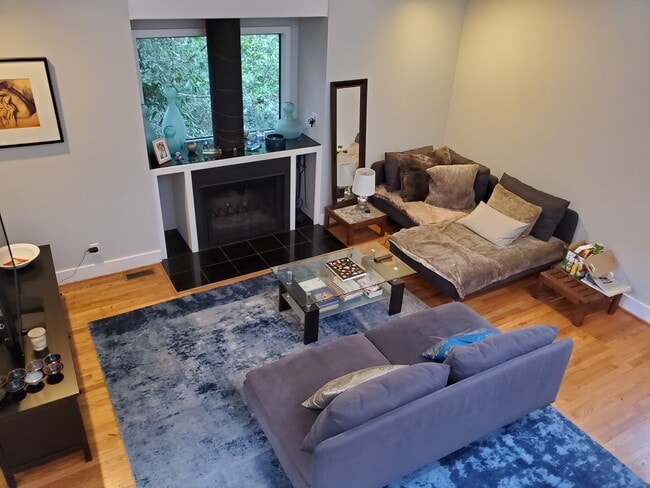 Primary Photo - 710 Redwood Ave