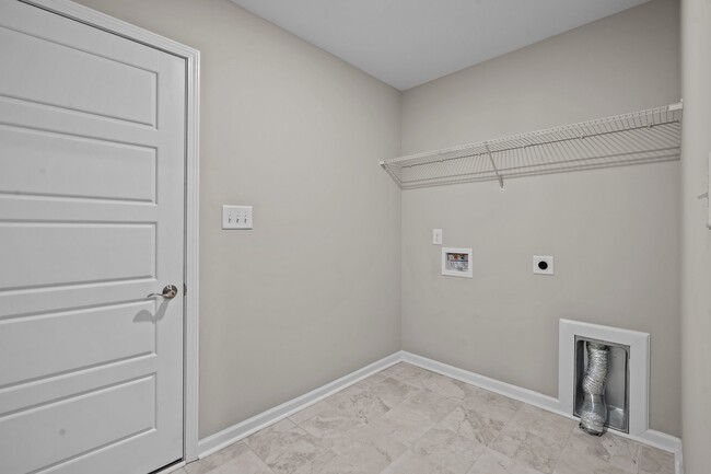 Building Photo - 118 Station Yard Rd