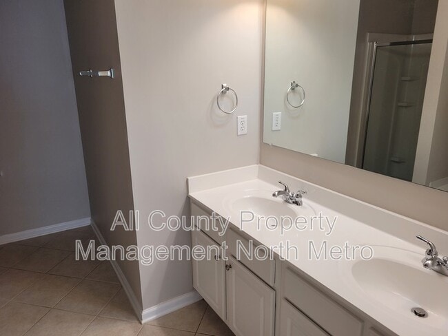 Building Photo - 9859 Murano View