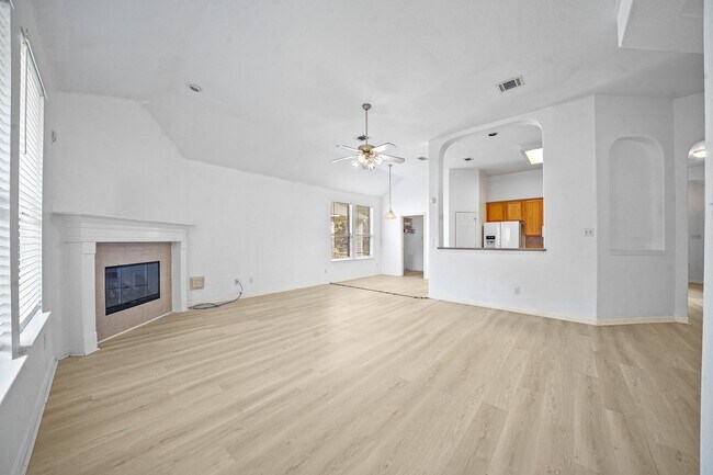 Building Photo - 4815 Plum Forest Rd