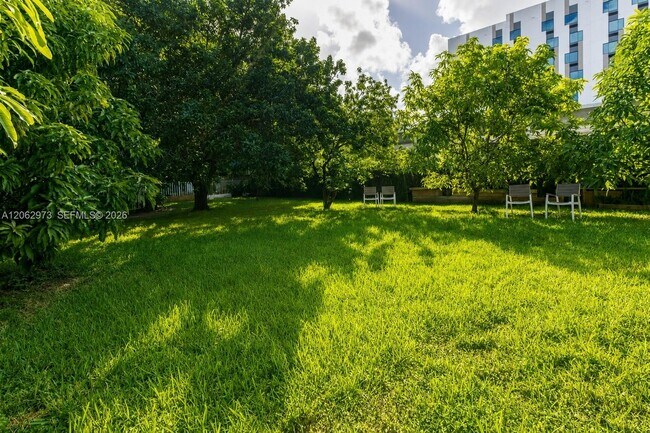 Building Photo - 633 Mokena Dr