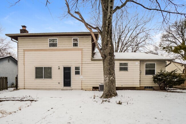 Building Photo - 1722 Blue Ash Pl