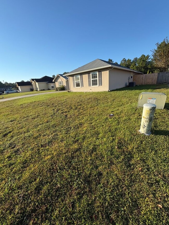 Building Photo - 4 Bed 2 Bath New Fenced in Yard In Kingsla...