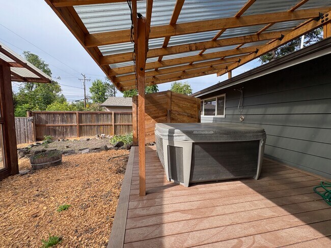 Building Photo - 3230 Onyx St