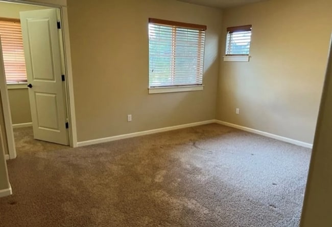 Building Photo - 20256 Badger Rd