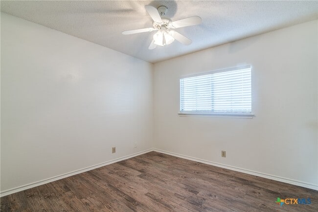 Building Photo - 1078 Stone Trail