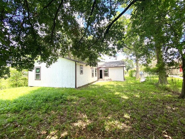 Building Photo - 4411 Buena Vista St