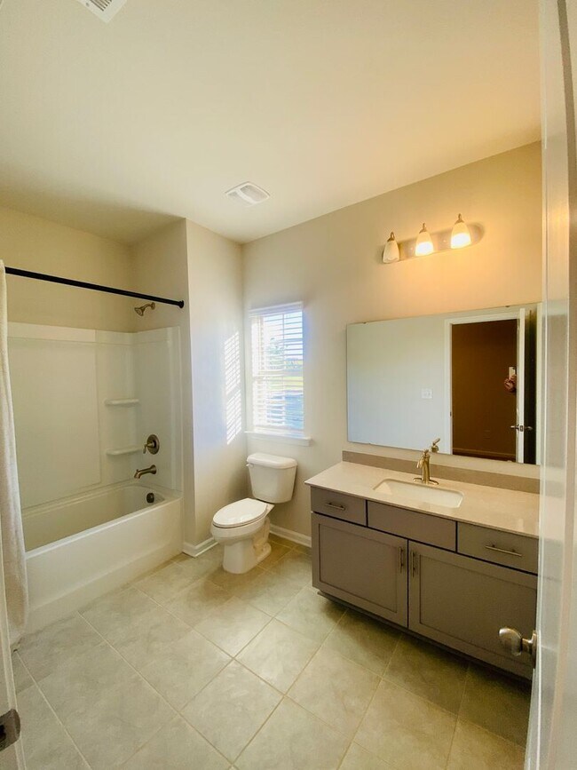 Building Photo - 3BR/2.5BA Townhouse in Matthews.