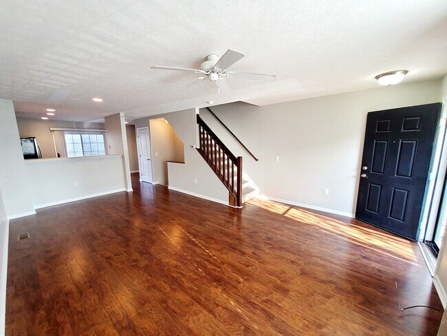 Building Photo - Charming 2 beds 2.5 baths in Columbus!