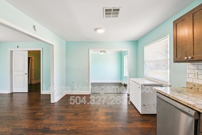 Building Photo - 4 Bradley Pl