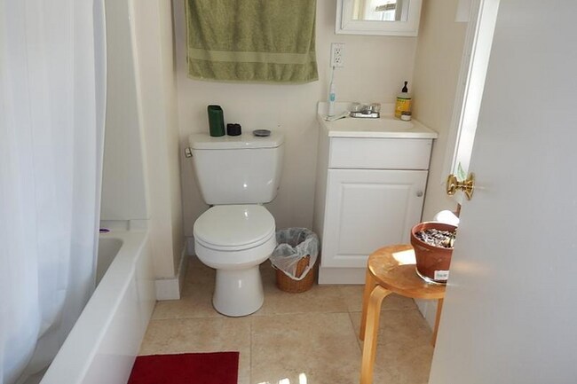 Building Photo - 0.0 bedroom in Somerville Massachusetts 02145