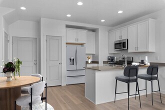 Building Photo - Dry Creek Highlands Towns - 6608