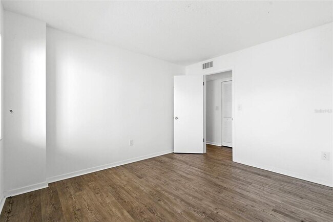 Building Photo - 8950 Park Blvd